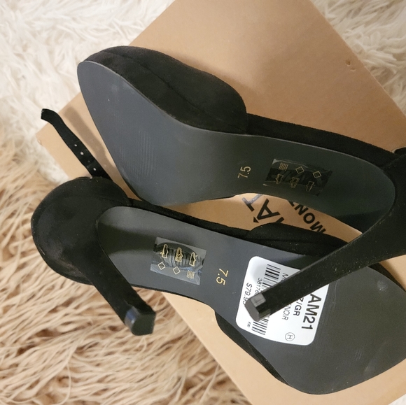 Le Chateau Black Mary Jane Heels - Picture 5 of 6